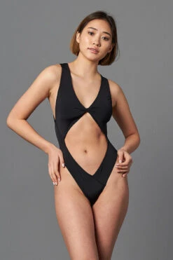 Shark Polewear Benita Bodysuit - Black -Clothing Store 09.12.20 07350 1ba1dd66 70d8 4587 99fe 4804355f3873 1