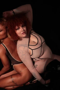 Rolling Lara Tulle Sleeves - Beige/Black 7 Rolling Lara Tulle Sleeves - Beige/Black -Clothing Store 14 5 7 759 bolerocrop