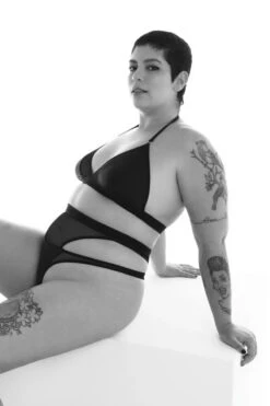 Rolling Linger Triangle Top - Black -Clothing Store 16 7 0 026 topehplingercropbianca 17e83569 cba6 47aa 8330 47eb792f17cd