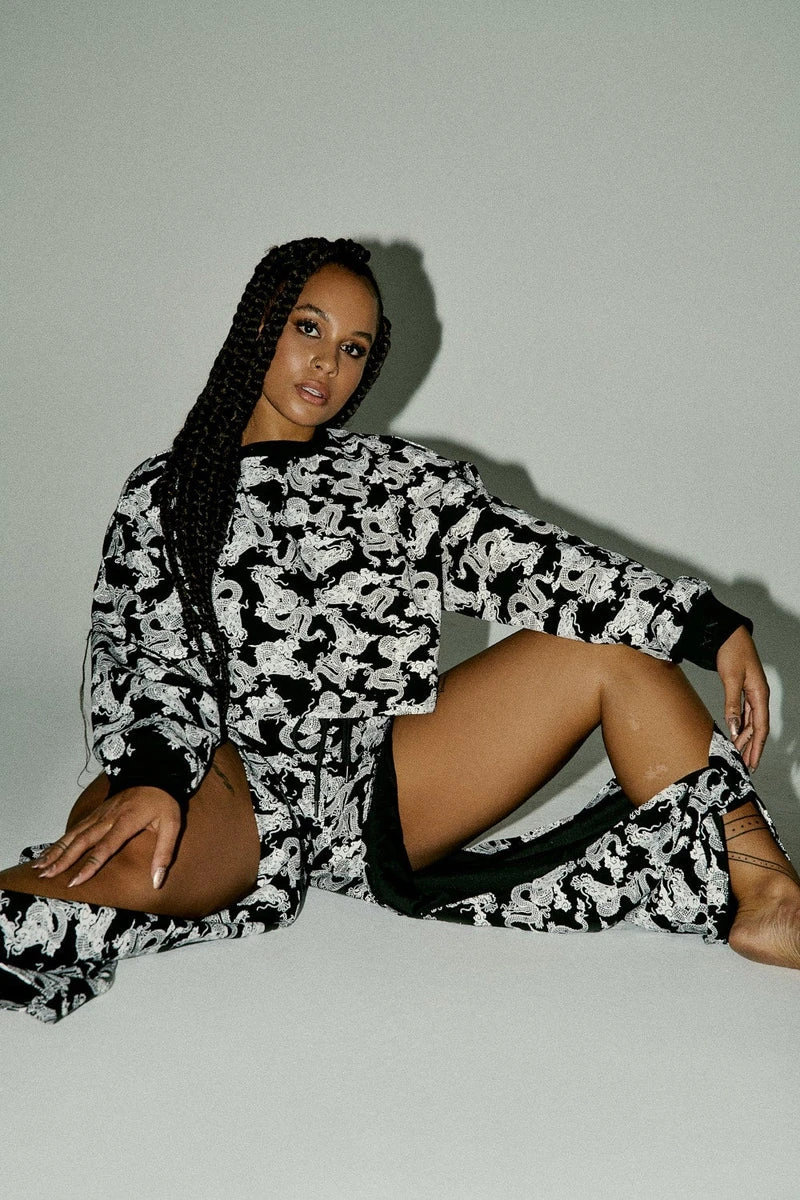 CXIX Oversized Cropped Jumper - Dragon 4 CXIX Oversized Cropped Jumper - Dragon - Image 2