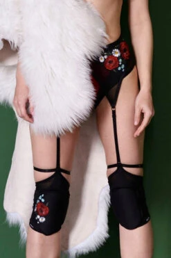 Queen Garter Belt - Peace -Clothing Store 4 7df6221b dabd 4941 b673 d248bbf2ecaa