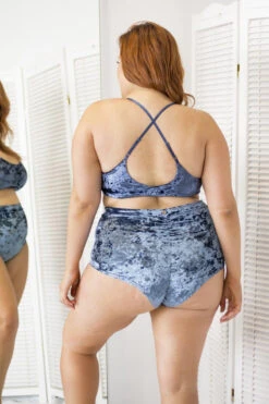 Lunalae Delphine Top - Gunmetal Velvet 15 Lunalae Delphine Top - Gunmetal Velvet -Clothing Store 6R7A7754 aaafc8f0 0d0e 4fee a4d9 e91355bf2441 1