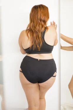 Lunalae High Waist Cross Section Shorts - Black -Clothing Store 6R7A8520