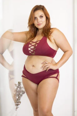 Lunalae Alexi Top - Wine 22 Lunalae Alexi Top - Wine -Clothing Store 6R7A8613