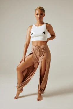 CXIX Make Moves Pants - Sand -Clothing Store CreaturesofXIXXXTee2.0 White21 05 24CreaturesofXIX12229 edit 011511d8 f623 4798 9e54 ade7f39bc508