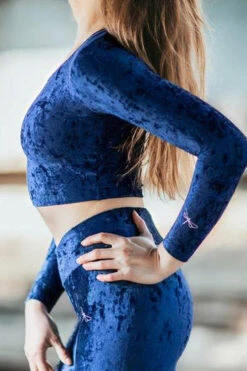 Dragonfly Pavi Crop Top - Velvet Blue -Clothing Store DF Pavi Velvet blue 03212 540x f6bd399d 08f5 4f20 a752 20f48916903b