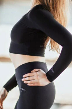 Dragonfly Pavi Crop Top - Black 8 Dragonfly Pavi Crop Top - Black -Clothing Store DF Pavi black 03212 540x 7666308c fa76 45c3 8e73 023125ae5eeb