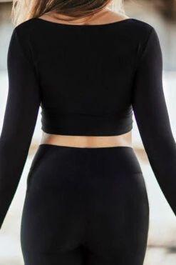 Dragonfly Pavi Crop Top - Black 9 Dragonfly Pavi Crop Top - Black -Clothing Store DF Pavi black 03213 540x 66dd62f2 92d3 4b79 bb4d 3a78ee52f1c0