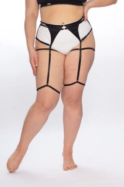 Queen Garter Belt - Black Shine -Clothing Store Garterbeltblack2e