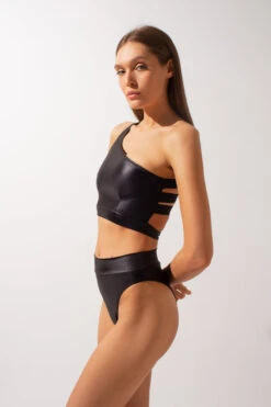 Shark Polewear Aura Top - Obsidian 8 Shark Polewear Aura Top - Obsidian -Clothing Store IMG 1296 2 1