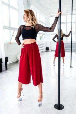 REV ACTIV Mesh Long Sleeved Crop Top - Black -Clothing Store IMG 6339 1 793feba1 083c 4f70 a3c9 3d16b9cb4dea