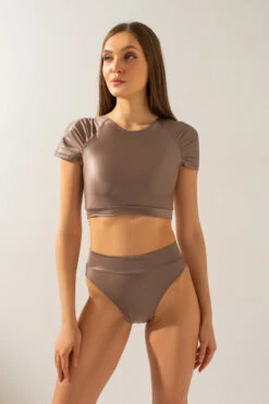 Shark Polewear Mokko Top - Quarzo -Clothing Store IMG 7421 75545f90 3f30 405e 9be3 6172453a3fe8 1