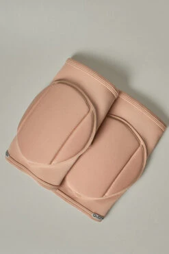 Queen Kneepads - Latte 17 Queen Kneepads - Latte -Clothing Store Lattenogrip