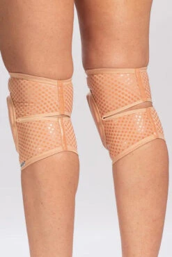 Queen Grippy Kneepads - Latte -Clothing Store NudeLatteGrip3 1