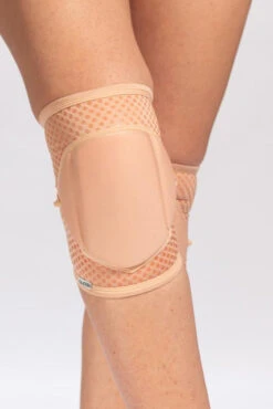 Queen Grippy Kneepads - Latte -Clothing Store NudeLatteGrip6 1