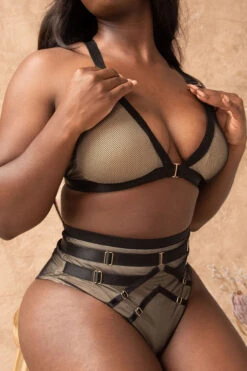 Tatiana Activewear Kaizen Top - Black Mesh 20 Tatiana Activewear Kaizen Top - Black Mesh -Clothing Store TatianaActiveKaizenBlack 4749cropped