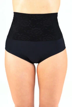 Dragonfly Betty High-Waisted Shorts - Lace Black -Clothing Store bettylace1