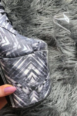 Hella Heels Classique Shoe Protector - Clear (Black Back) 9 Hella Heels Classique Shoe Protector - Clear (Black Back) -Clothing Store exotiqueShoeProtector Clear3